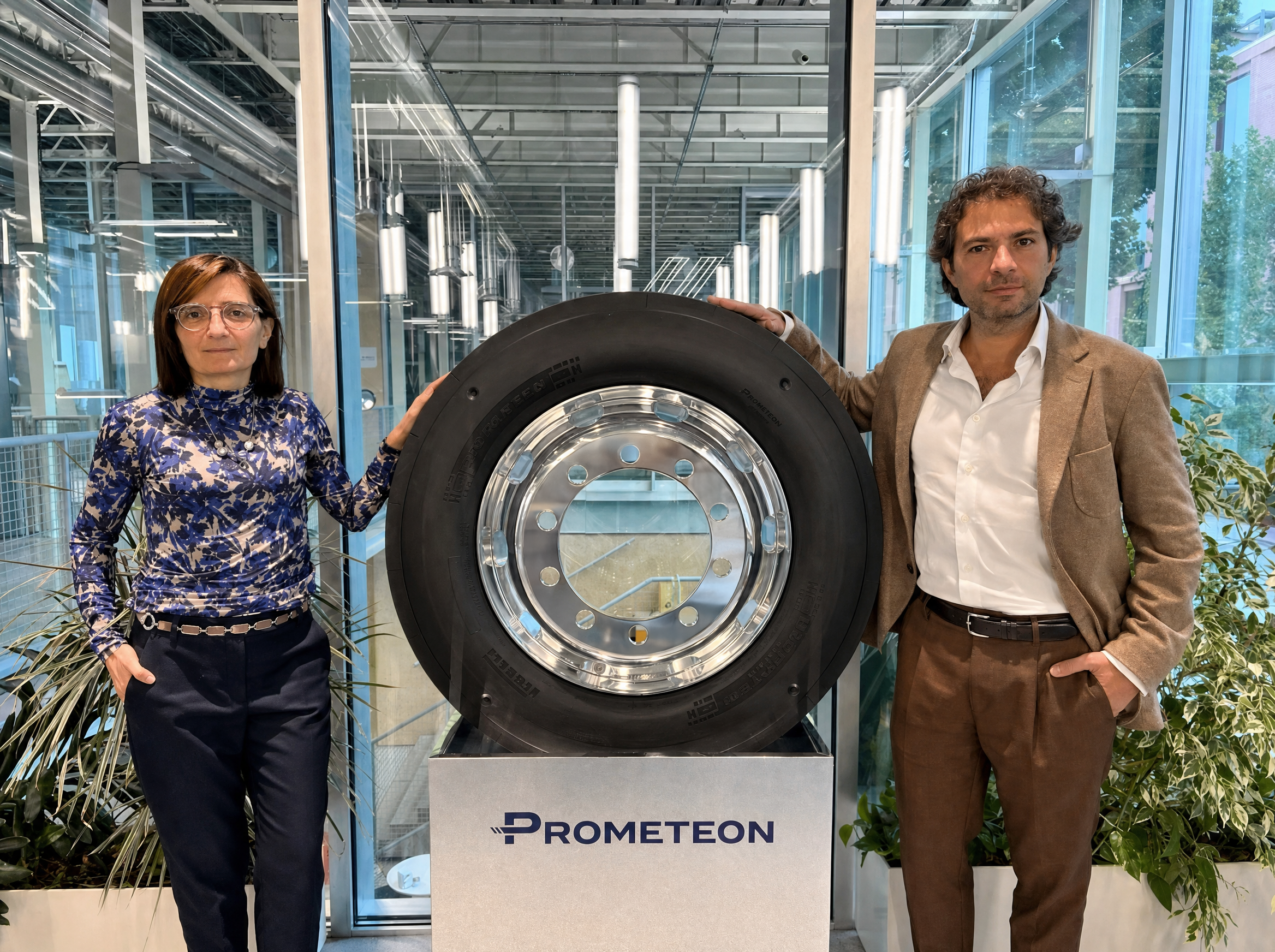 https://prometeon-website-assets.s3-eu-west-1.amazonaws.com/uploads/c7271b0e-f52e-4fbf-8cbb-a2811675a693.png